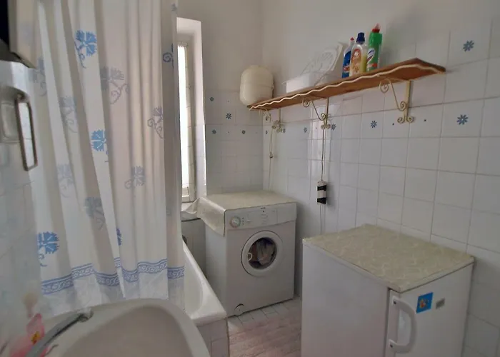 Ribaric بيت ضيافة 2*