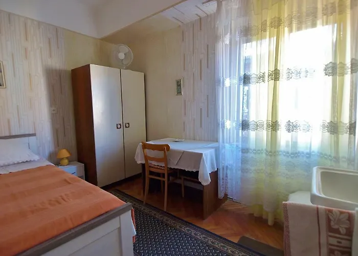 Ribaric بيت ضيافة راب